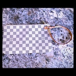 Neverfull mm pouch wristlet Damier Azur never used